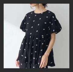 新品 新作 モノトーンフラワー刺繍チュニック Frene フラーネ