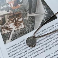 2181.　美品　銀貨　1900年　イギリス　ヴィクトリア女王　1シリング イギリス 1888 ヴィクトリア女王 クラウン 銀貨 NGC AU58 聖