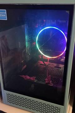 PCセット HDDSSDなし。　モニター三台とモニターアーム付き