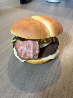 食品サンプル ベーコンとタマゴハンバーガー