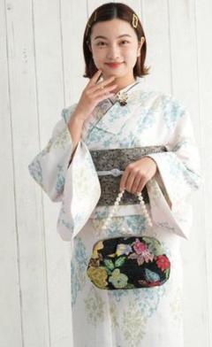 Lサイズ◆高級utatane◆洗える着物◆袷◆落ち着いた生成り白に花束唐草◆新品 Lサイズ◇高級utatane◇洗える着物◇袷◇落ち着いた生成り白に