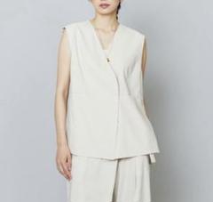 美品✨プルミエアロンディスモン　23SS　ソフトリネンＶネックジレ　ベージュ　S