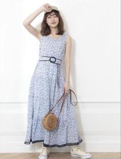 ☆JUSGLITTY☆ジャスグリッティーノースリーブワンピース 濃紺 花柄 新品未使用 JUSGLITTY (ジャスグリッティー) 花柄プリーツ
