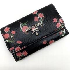 【未使用級　限定品】PRADA サフィアーノ 6連キーケース ロゴプレート 黒 未使用級 限定品】PRADA サフィアーノ 6連キーケース ロゴ