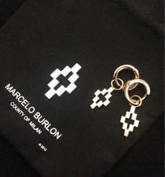 【国内発送】フェザー ピアス/マルセロバーロン/Marcelo Burlon Marcelo Burlon(マルセロバーロン) ピアス(メンズ) - 海外通販の
