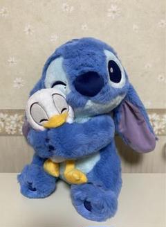 ディズニーストア スティッチ アヒル ぬいぐるみ Hug ふわふわ レア アヒルを抱きしめるスティッチ！ディズニーストア Disney Stitch