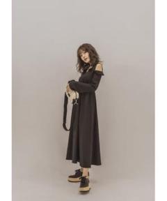 N.WITH 黒 オフショルダー ロングワンピース 長袖　フリル