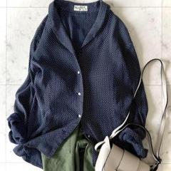 美品 マーガレットハウエル コットンリネンシャツ ドット柄 ネイビ 麻混 美品 マーガレットハウエル コットンリネンシャツ ドット柄