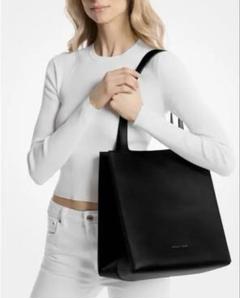 [極美品] MICHAEL KORS JORDI ラージ　現行品　PC収納可 極美品] MICHAEL KORS JORDI ラージ 現行品 PC収納可 - メルカリ