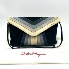 フェラガモ ヴァラ　ショルダーバッグ　スエード　黒 FERRAGAMO フェラガモ ショルダーバッグ ヴァラ 218374 772252