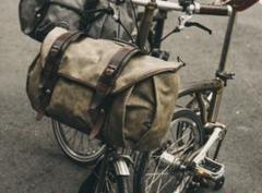 BROMPTON用　カメラバッグ　防水　キャリアフレーム　レインカバー付き BROMPTON】キャリアブロック対応の防水バックパック、入荷です