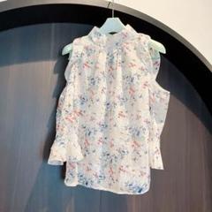 ブラウス　オシャレブラウス　花柄　シフォンシャツ　オフショルダー