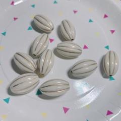 ★ビーズ販売★BIGなビーズ　パーツ　ホワイトターコイズカラー
