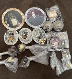 進撃の巨人 ピンバッチ つまんでつなげてますこっと コースター