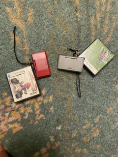 ニンテンドーDS レッド・シルバー 本体 ゲーム付きのストラップ