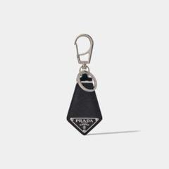 PRADA ブラック ナイロン キーホルダー - メルカリ