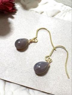 チェコガラスしずくブラウンピアス　サージカルステンレス