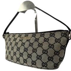グッチ GGキャンバス 巾着 ロゴ 金具 ワンショルダー 大容量 多機能 黒 GUCCI 美品 グッチ ブラック 黒 ブラック金具 GGキャンバス