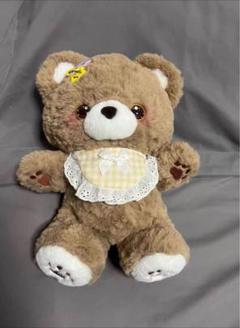 エプロン付きクマのぬいぐるみ