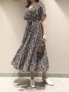 Snidel スナイデル カシュクールコットンワンピース の中古 未使用品 メルカリ