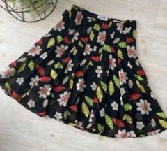 【美品】モスキーノジーンズ タック入りフレアスカート シルク100% 黒 花柄