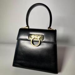 【極美品】サルヴァトーレフェラガモ ハンドバッグ レザー ガンチーニ カデナ サルヴァトーレ・フェラガモ(Salvatore Ferragamo) ガンチーニ