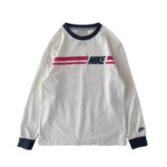 NIKE　デザインカットソー　レトロデザイン　刺繍ロゴ　ワンポイント