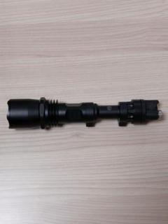 SUREFIRE製 旧型のM962 カスタムLED バルブ付き SUREFIRE(シュアファイア） M962 XM07（THROW-LEVER RAIL CLAMP