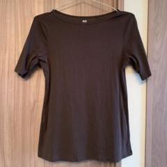 UNIQLOのブラウン半袖