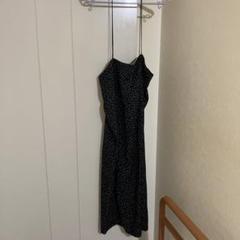黒地に白ドットのキャミワンピース