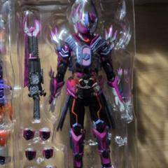 フィギュアーツ　ヴァルバラド　未開封 S.H.Figuarts ヴァルバラド│株式会社BANDAI SPIRITS（バンダイ