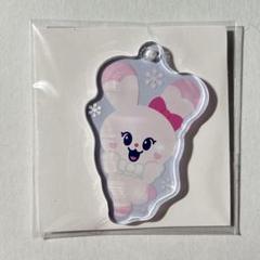 NiziU 背景アクリルスタンド&バッグチャーム　リク　アヤカ　ミイヒ Amazon.co.jp: NiziU 背景アクリルスタンド&バッグチャーム リク