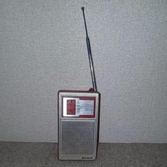 日立のアンティーク ラジオ