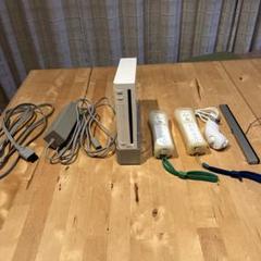 Wii本体 + リモコン2個 + ヌンチャク+センサー棒 + ケーブルセット