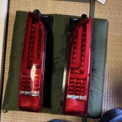 ハイエーステールランプ　トムス　右側のみ ハイエース用 トムステールランプ - メルカリ