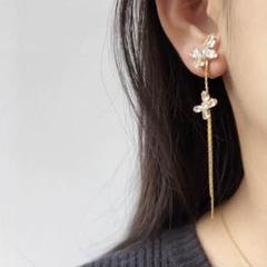 N228キラキラ蝶々　揺れるロングイヤリング　結婚式　韓国おしゃれ　上品　二次会のサムネイル