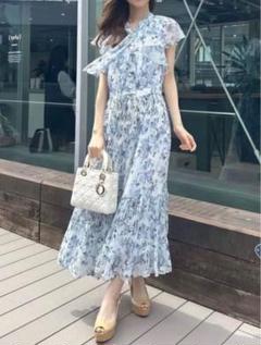 新品　ジャスグリッティー　ワンピース　花柄 ジャスグリッティー 花柄ボウタイプリーツワンピース