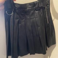 黒 合成皮革 プリーツ ミニスカート レザー Bershka ベルシュカのサムネイル