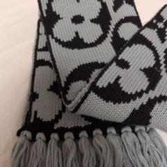 Scarves :: Mercari｜DEJAPAN - Bid and Buy Japan with 0