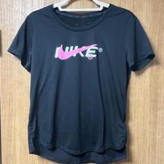 NIKE Ｔシャツ　黒　ピンクロゴ　サイズSのサムネイル