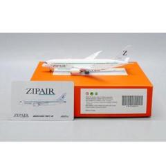JC 1:400 ZipAir B787-8 JA825J フラップダウン 1006753431.jpg