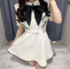新品 evelyn バイカラーリボンロンパース オフホワイト - メルカリ