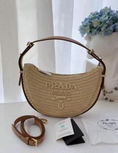 【鑑定済】PRADA プラダ ワンショルダーバッグ ハーフムーン 黒 ナイロン 希少 プラダ ナイロン ハーフムーン 三角ロゴ ショルダーバッグ