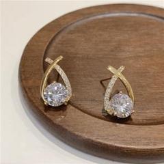 【在庫僅か】ピアス　ゴールド　ビジュー　雫　X型　ドロップ　パーティー　韓国
