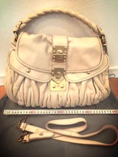 miumiuマトラッセバッグ
