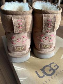【2025年製 新品】 ☆希少☆UGG オーストラリア ベージュ 刺繍 ムートンブーツ 靴