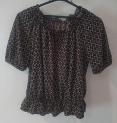 新品未使用✨ PINORE ピノーレ ブラウス　カットソー 総柄38 M 新品未使用✨ PINORE ピノーレ ブラウス カットソー 総柄38 M