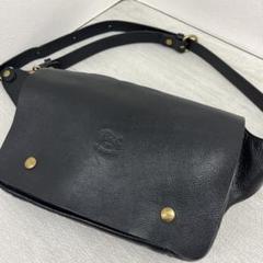 極美品✨ イルビゾンテ ボディバッグ ショルダーバッグ レザー