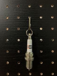 スパークプラグキーホルダー、チャンピオン　使用済み本物 スパークプラグキーホルダー、チャンピオン 使用済み本物Ω