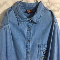 ディズニー　ミッキー　キャラ刺繍　ワンポイント刺繍　デニムシャツ　青色　Ｌ相当☆